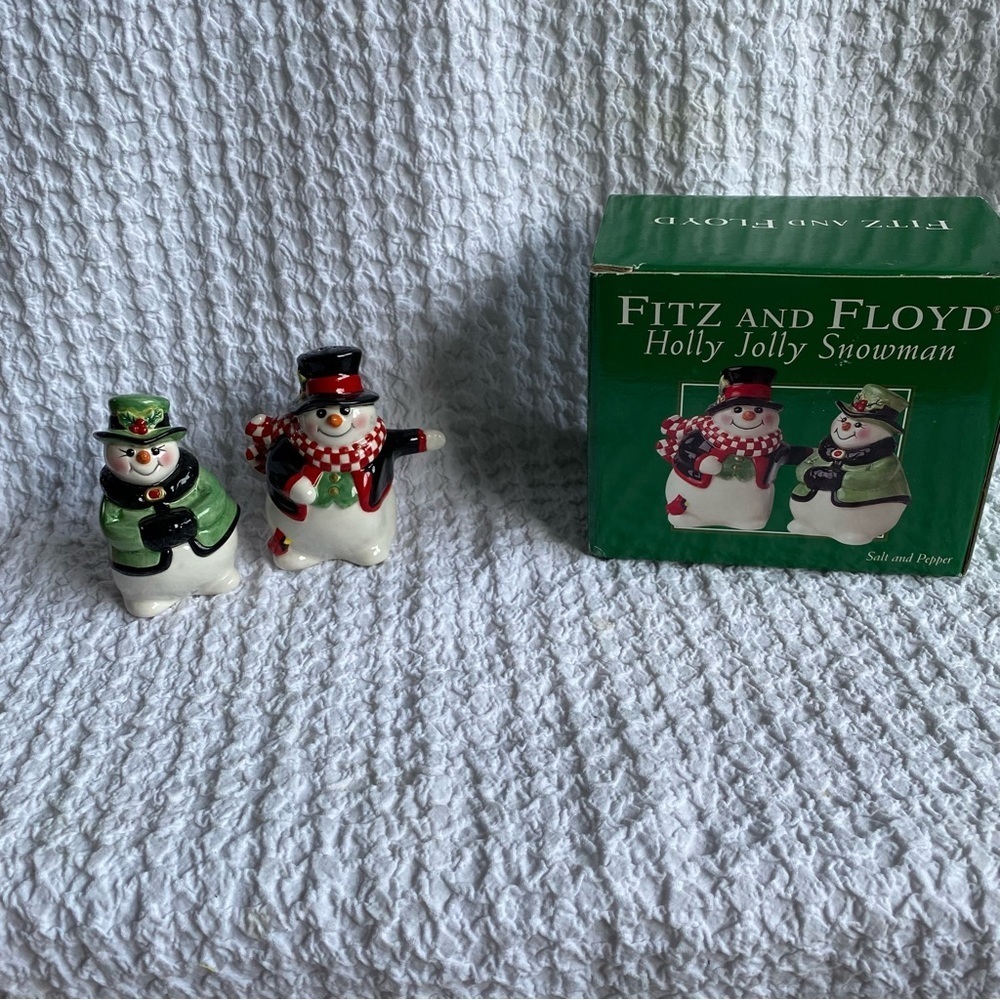 Vintage Fitz And Floyd Holly‎ Jolly Snowman salt  and pepper shaker set NEW
